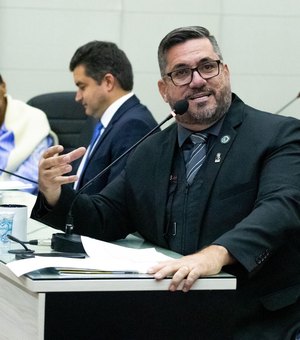 Leonardo Dias propõe emenda à LDO para garantir verba à população em situação de rua