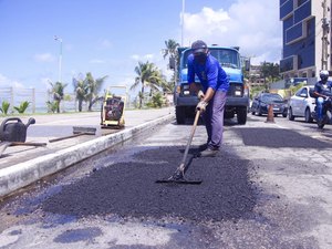 Operação tapa-buraco contempla mais seis bairros de Maceió