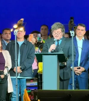 Milei chama Lula de 'presidiário' e pede Flávio contra 'tragédia econômica'
