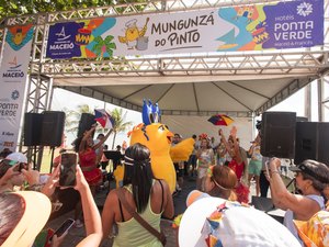 Mungunzá do Pinto reúne centenas de foliões no esquenta para o desfile dia 22