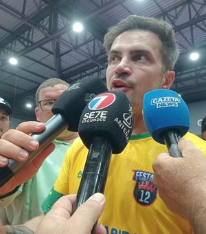 [Vídeo] Ginásio João Paulo II é reinaugurado com a presença do craque Falcão, do futsal