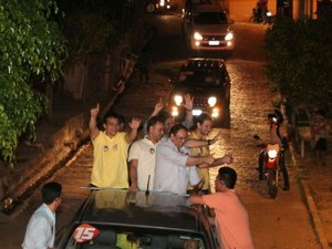 Caravana de Nezinho arrasta multidão em seis bairros de Arapiraca