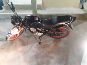 Homem é flagrado pilotando moto embriagado em Maragogi