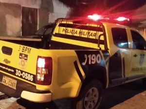 Após morder o irmão e agredir policiais militares, homem é preso no bairro Manoel Teles em Arapiraca