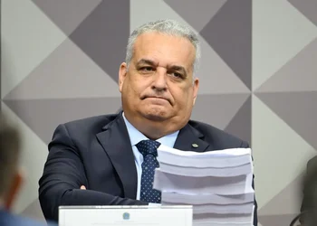 PL entra na justiça e pede mandatos de três vereadores ‘infiéis’