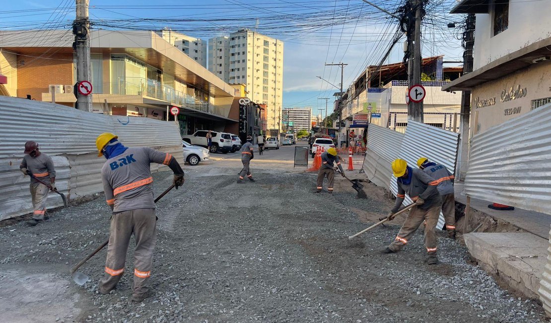 Trânsito é liberado na Rua Soldado Eduardo dos Santos após obra da BRK
