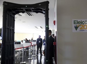 TSE encontra três falhas no sistema da urna eletrônica em teste de segurança