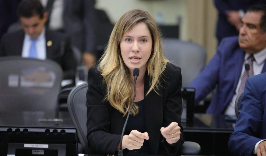 Cibele Moura solicita criação de salas de regulação sensorial em hospitais de Alagoas