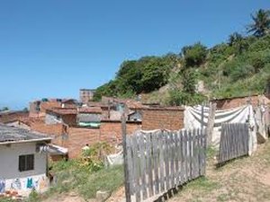 Mais de 70 mil maceioenses vivem em área de risco, segundo IBGE