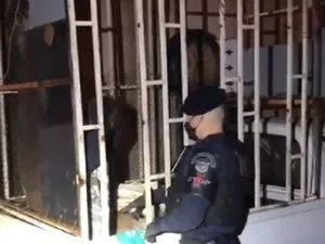 PM resgata menino de 6 anos mantido em jaula pelo pai no DF