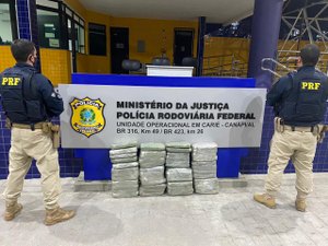 Dois traficantes são presos com cerca de 50 kg de maconha pela PRF, em Canapi