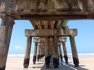 [Vídeo] Denúncia mostra oxidação na estrutura do emissário submarino de Maceió