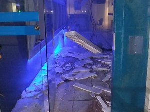 Polícia de Porto Calvo é atacada durante roubo a agências bancárias da cidade