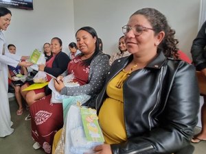 Unidade Especializada em Pré-Natal de Alto Risco realiza atividades do Agosto Dourado com gestantes