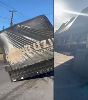 Carreta quebra na Avenida Menino Marcelo e deixa trânsito bloqueado