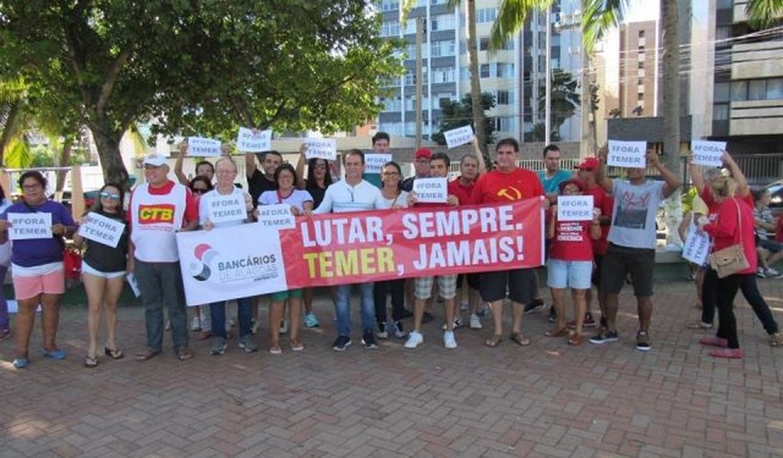 Em Maceió, trabalhadores e sindicatos protestam contra Reforma Trabalhista 
