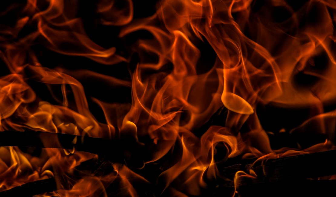 Jovem embriagado causa incêndio na própria casa no município de Flexeiras