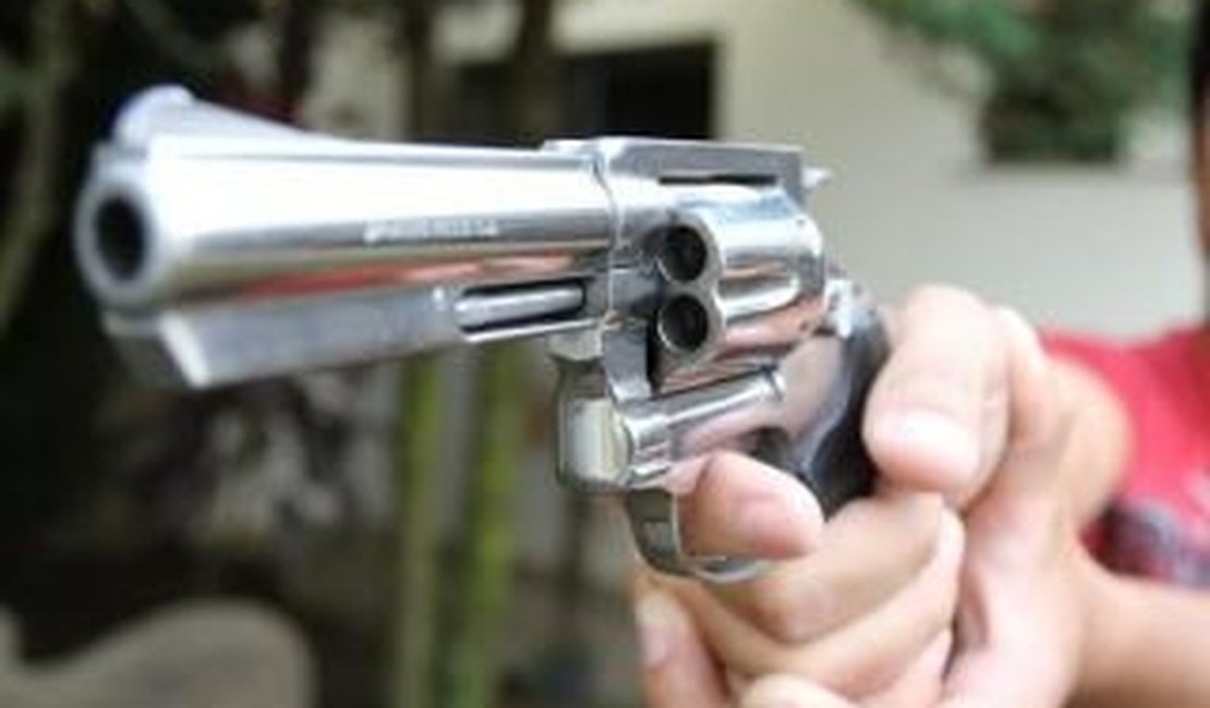 Menor é baleado com seis tiros e morre em hospital