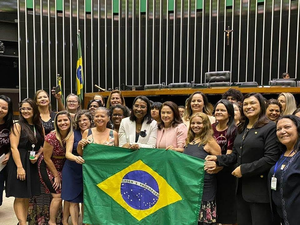 Em Brasília, Fabiana Pessoa participa de evento em homenagem à conquista do voto feminino