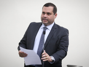 Com proximidade de final de prazo para funcionamento do Abatedouro de Viçosa, Fernando Pereira pede providências ao Estado