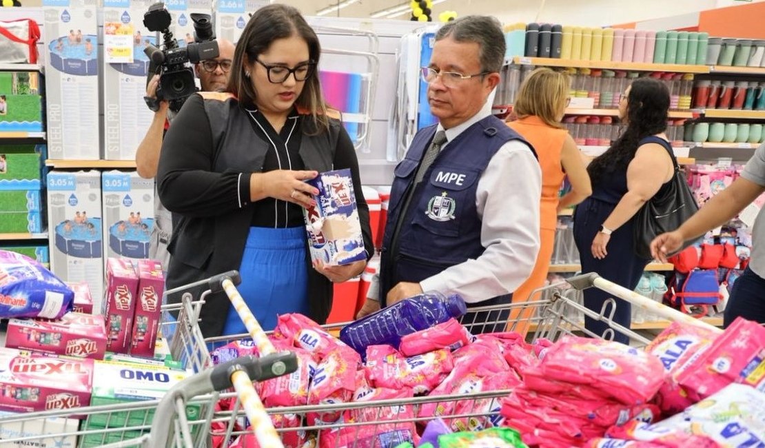 MPAL e Procon fiscalizam supermercados por sabão em pó falsificado