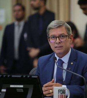 Projeto de Bebeto que assegura atendimento emergencial a agentes de segurança é aprovado