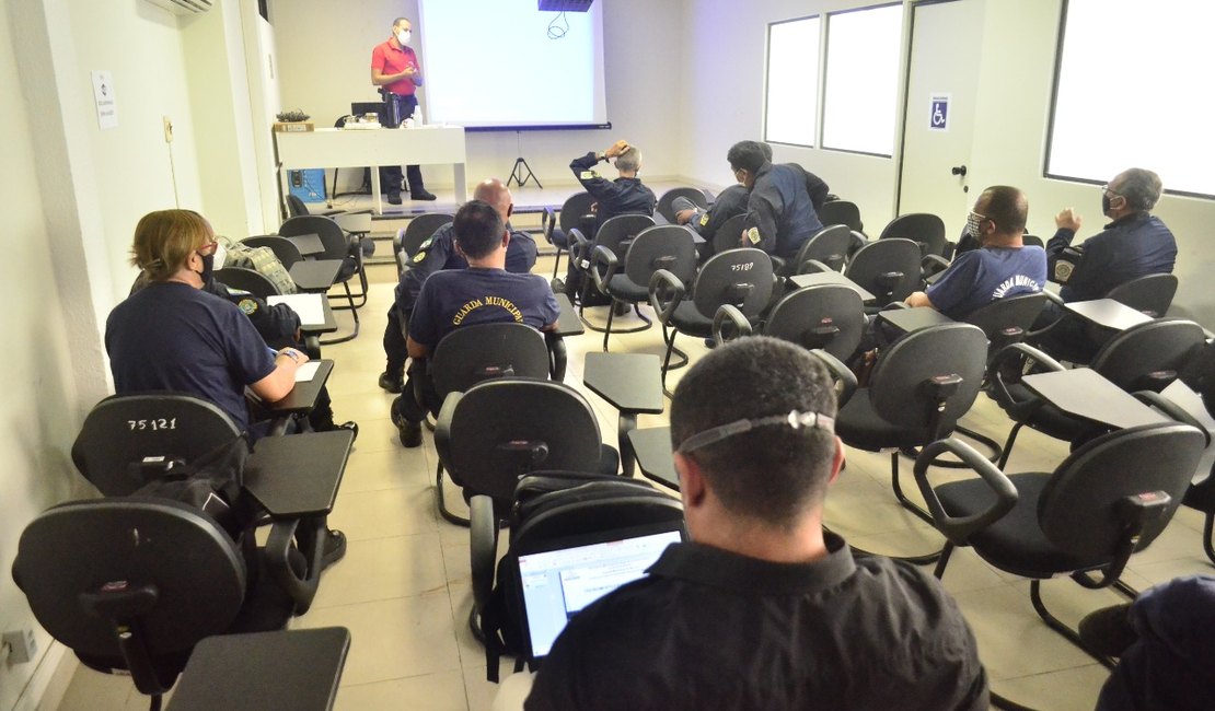 Guardas municipais de Maceió passam por capacitação em segurança patrimonial