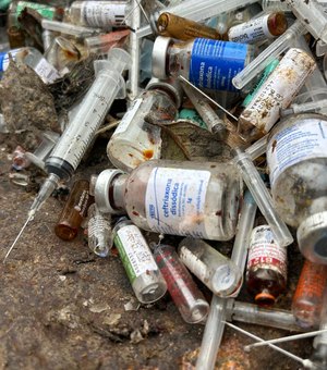 Vigilância Sanitária recolhe seringas descartadas de forma irregular em Maceió