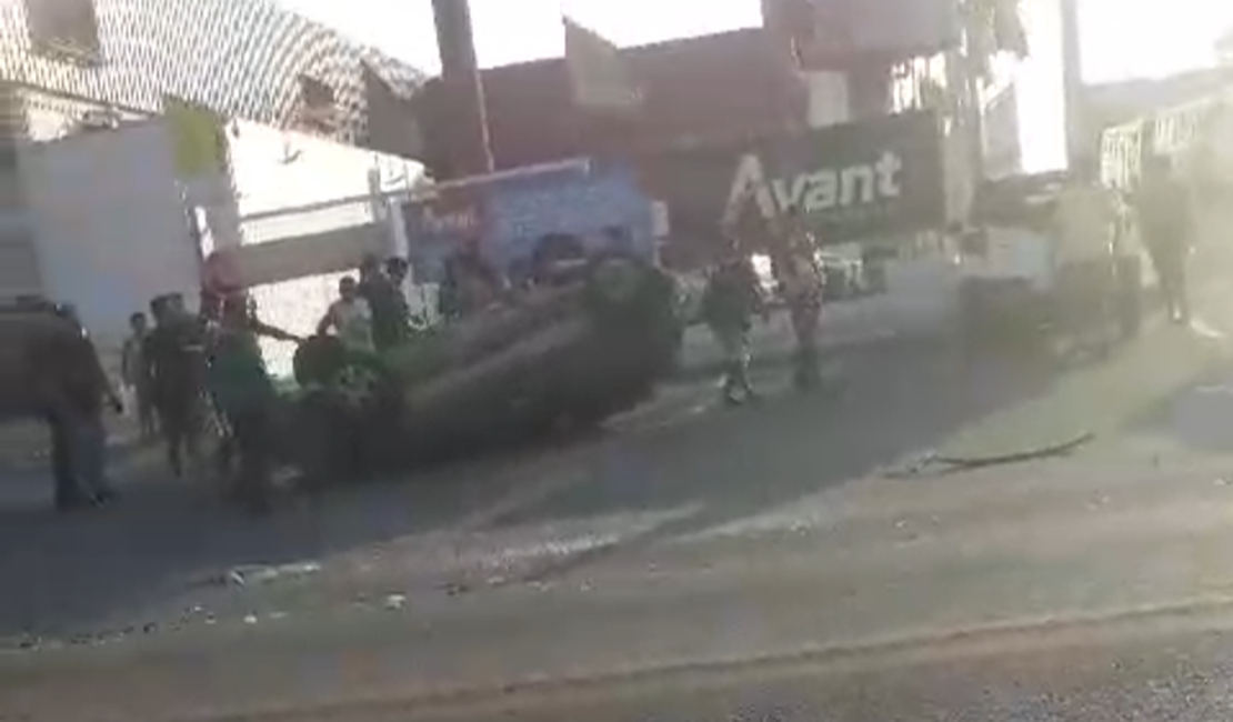 Acidente deixa duas pessoas feridas em Palmeira dos Índios