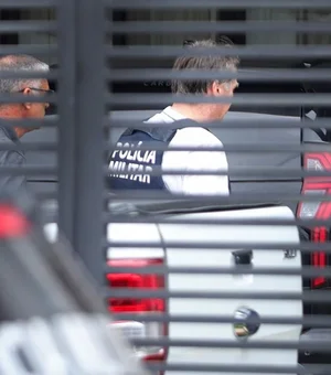 Bolsonaro pede a Moraes autorização para receber nora e netas em casa