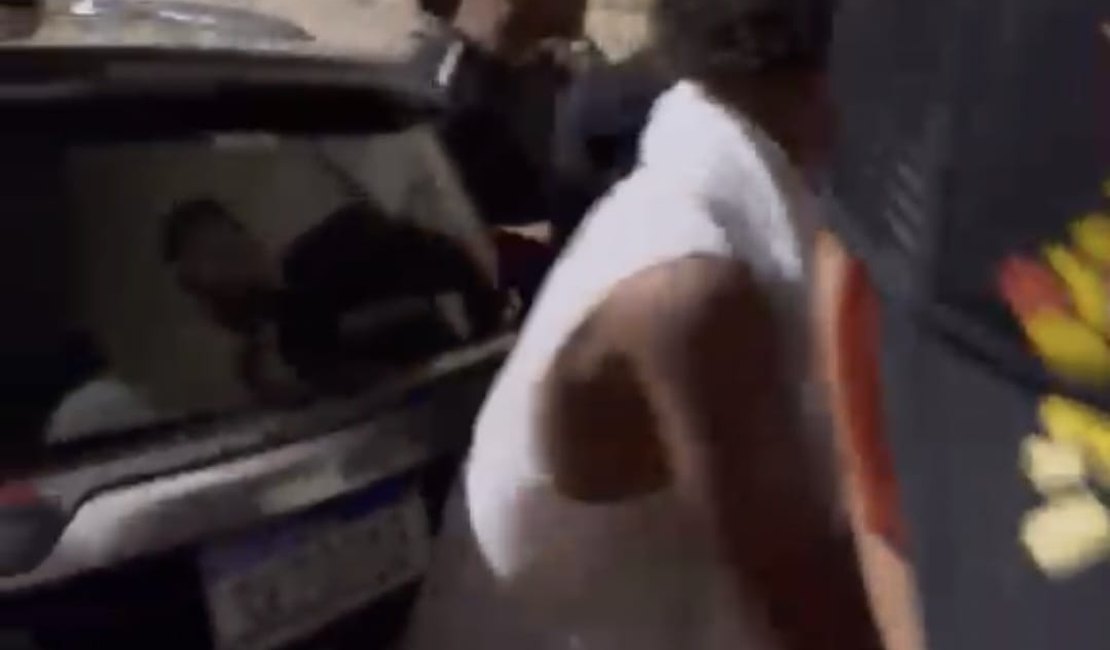 Mc Livinho e equipe são acusados de confusão e agressão em Maceió