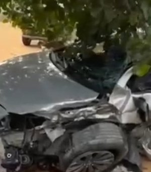 Cantor de vaquejada capota carro na zona rural de Girau do Ponciano