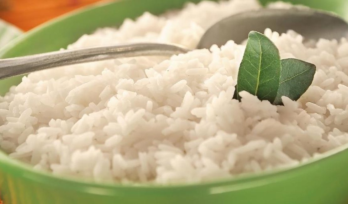 Anvisa proíbe venda de lote de arroz após encontrar fezes de ratos e larvas de insetos