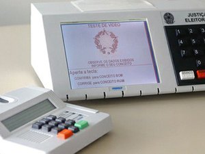 Receita Federal retém carregamento de baterias para urnas eletrônicas