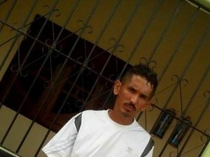 Homem é assassinado em praça pública no Passo de Camaragibe