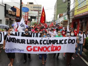 Manifestantes vão às ruas contra Governo Bolsonaro em Maceió