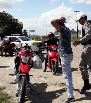Operação de BPRv caça irregularidades de trânsito em Arapiraca