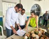 Educação de Maceió assina contratos com 18 cooperativas da agricultura familiar