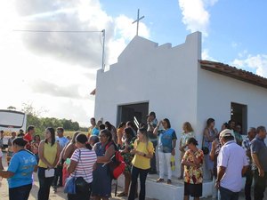 Moradores do Riachão participam de inauguração de igreja em São Luís do Quitunde