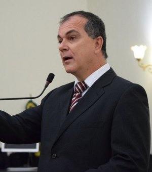 [Vídeo] Deputado estadual é flagrado xingando moradores no Sertão
