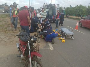 [ Vídeo] Colisão entre moto e cinquentinha deixa feridos na AL-220