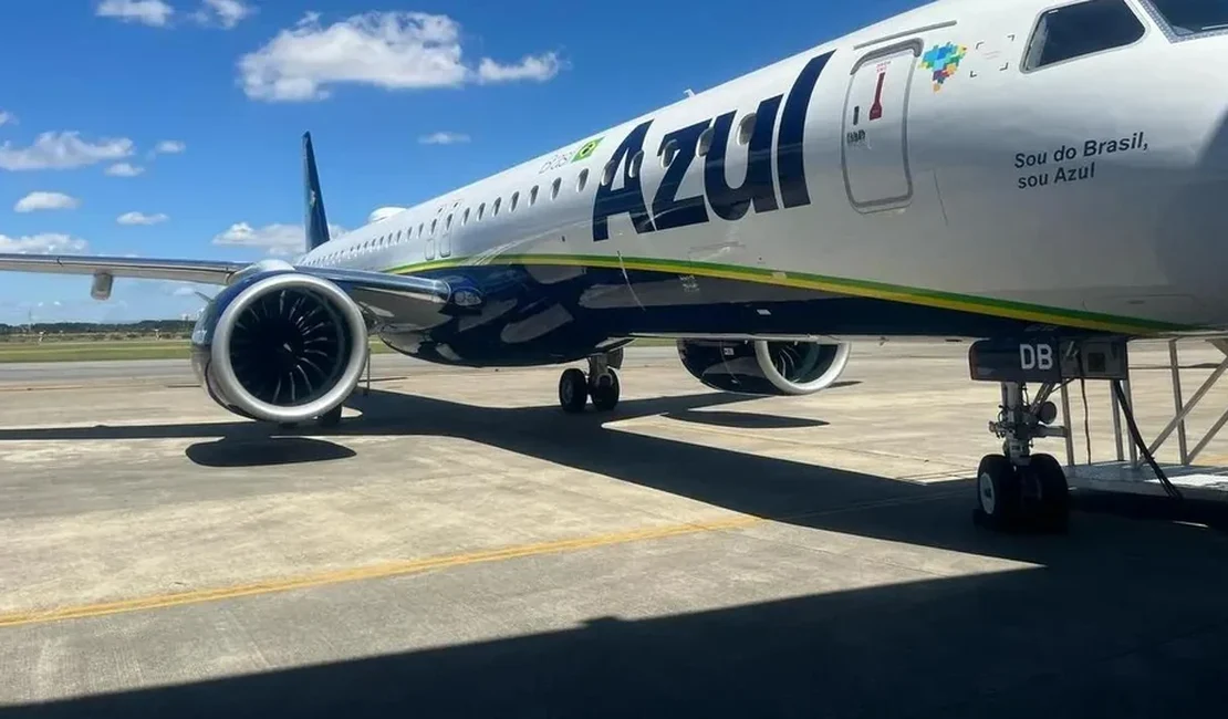 Azul deve indenizar casal em R$ 6 mil por cancelamento de voo sem comunicação prévia