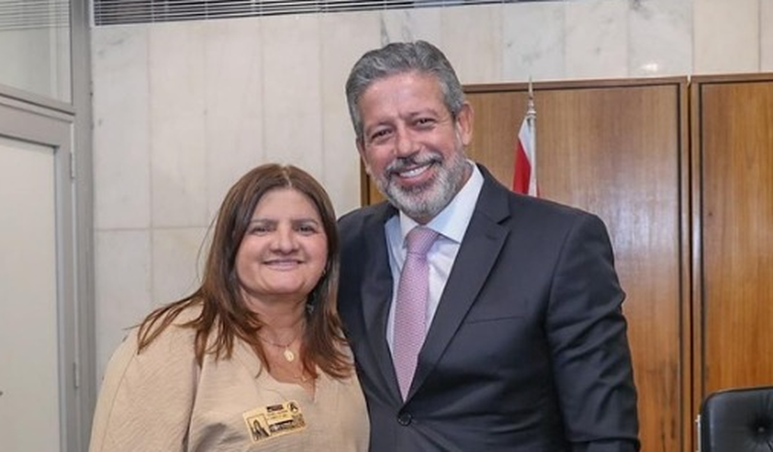 Com R$ 4,7 milhões de Lira, obras aceleram em Delmiro e reforçam parceria com Ziane Costa