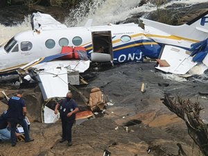 Piloto do avião de Marília Mendonça comunicou duas vezes procedimento de pouso