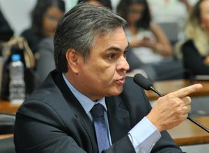 Quatro projetos tramitam no Senado em reação a planos de limites da internet