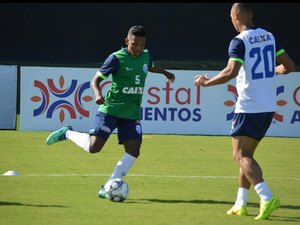 Niltinho treina e tem presença confirmada no time do CSA contra o Avaí