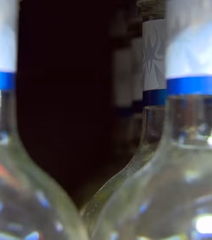 Intoxicação por metanol em bebidas: 1 pessoa morre e 8 são internadas em menos de 18 dias em SP