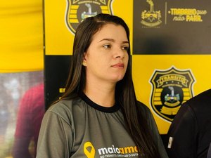 Agente da SMTT emociona ao amamentar bebê durante ocorrência de tentativa de feminicídio em Delmiro Gouveia