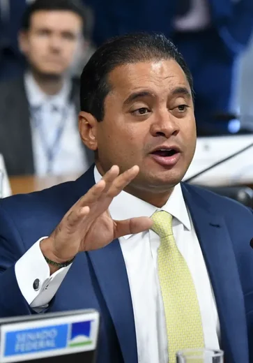 Senador Weverton Rocha é alvo da PF em operação sobre fraudes no INSS