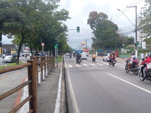 Funcionários do Hospital Veredas encerram protesto e liberam vias da Fernandes Lima